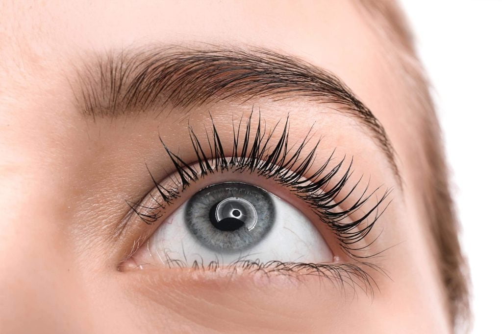 Hoe kies je de juiste lash glue voor jouw DIY wimpers?